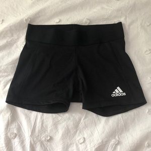 Adidas 3 inch seam black never worn spandex
